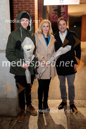  Lovro Zafred, igralec;  Martina Arčon , urednica Radia Robin;  Matej Arčon, nekdanji župan Mestne občina Nova GoricaTridesetletnice, premiera tragikomične predstave