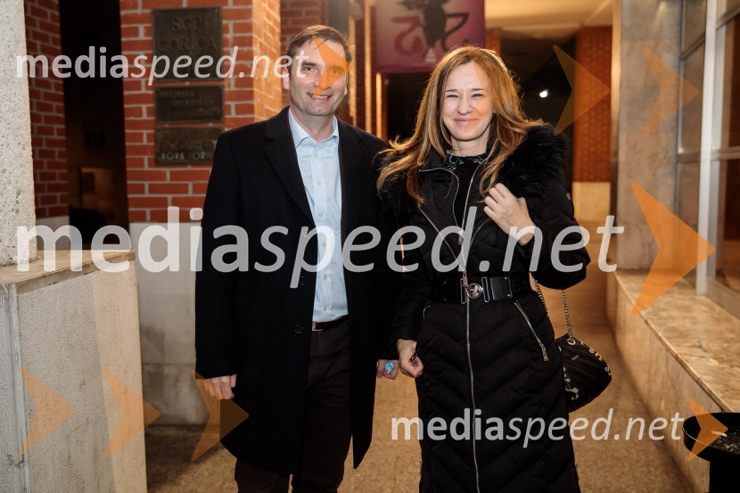  Klemen Miklavič, župan Nove Gorice;  Nina BizjakTridesetletnice, premiera tragikomične predstave