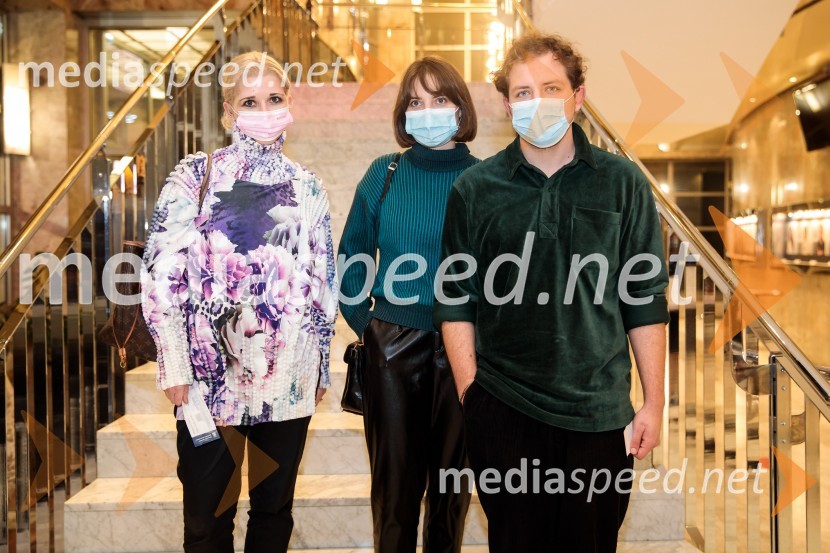  Eva Mahkovic, dramaturginja;  ... ;  Jaka Smerkolj Simoneti, dramaturg in kritikTridesetletnice, premiera tragikomične predstave