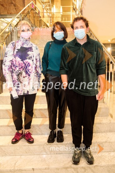  Eva Mahkovic, dramaturginja;  ... ;  Jaka Smerkolj Simoneti, dramaturg in kritikTridesetletnice, premiera tragikomične predstave