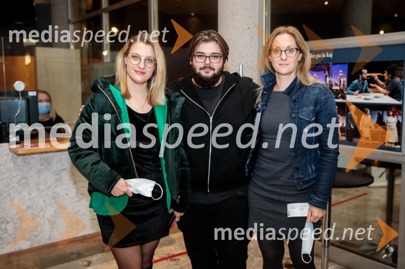  Tereza  Gregorič, dramaturginja;  Jakob Šfiligoj, igralec;  ... Tridesetletnice, premiera tragikomične predstave