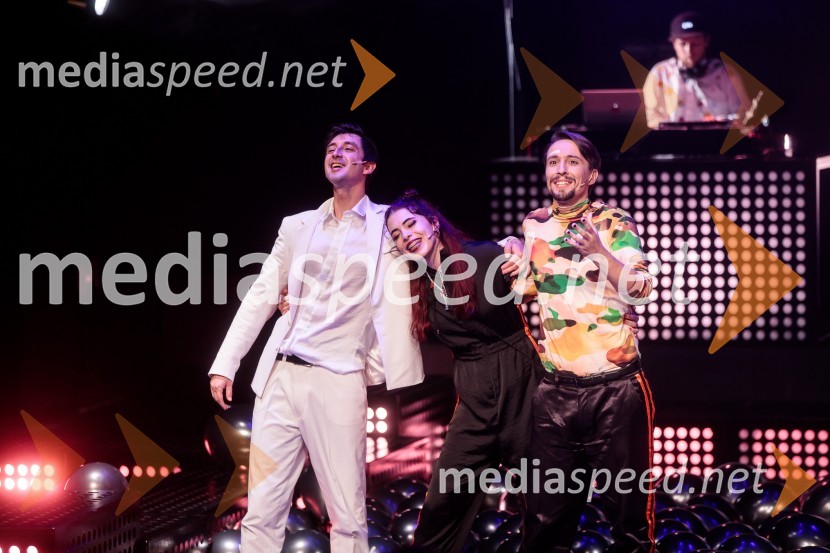  Žiga Udir, igralec;  Anuša  Kodelja, igralka;  Jure Kopušar, igralecTridesetletnice, premiera tragikomične predstave