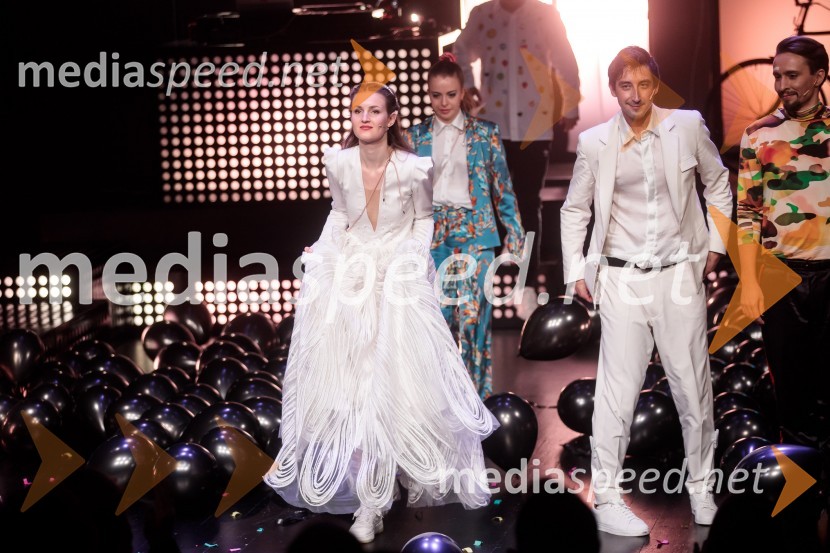  Lucija Harum, igralka;  Lara Fortuna, igralka;  Žiga Udir, igralecTridesetletnice, premiera tragikomične predstave