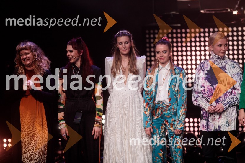  Tijana Zinajić, režiserka;  Anuša  Kodelja, igralka;  Lucija Harum, igralka;  Lara Fortuna, igralka;  Eva Mahkovic, dramaturginjaTridesetletnice, premiera tragikomične predstave