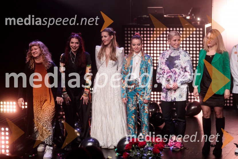  Tijana Zinajić, režiserka;  Anuša  Kodelja, igralka;  Lucija Harum, igralka;  Lara Fortuna, igralka;  Eva Mahkovic, dramaturginja;  Tereza  Gregorič, dramaturginjaTridesetletnice, premiera tragikomične predstave