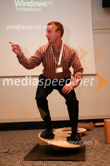 dr. Nejc Šarabon, dipl.fiziot., Inštitut za šport, ULNogomed 2008, mednarodna konferenca o medicini v nogometu