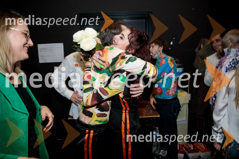  Jure Kopušar, igralec;  Anuša  Kodelja, igralkaTridesetletnice, premiera tragikomične predstave