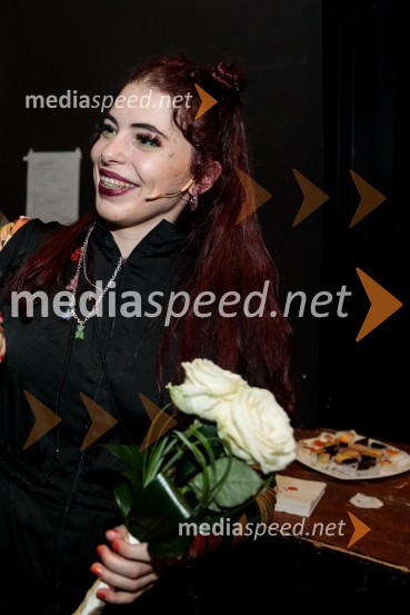  Anuša  Kodelja, igralkaTridesetletnice, premiera tragikomične predstave