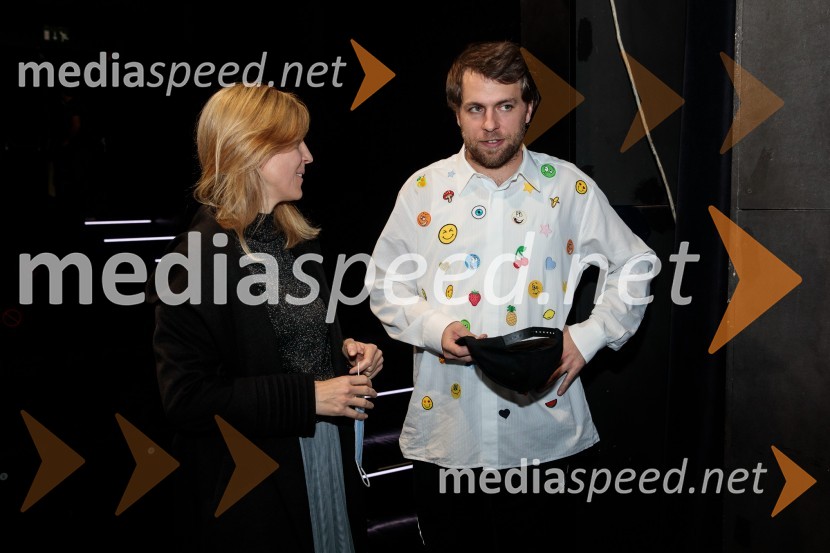  Metka Sulič, odnosi z javnostjo SNG Nova Gorica;  Anže Vrabec, avtor glasbenih priredb in korepetitorTridesetletnice, premiera tragikomične predstave