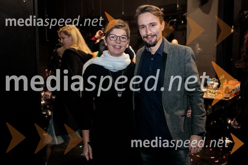  Mirjam Drnovšček, direktorica, SNG Nova Gorica;  Jure Kopušar, igralecTridesetletnice, premiera tragikomične predstave