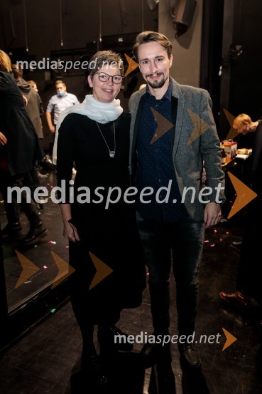  Mirjam Drnovšček, direktorica, SNG Nova Gorica;  Jure Kopušar, igralecTridesetletnice, premiera tragikomične predstave