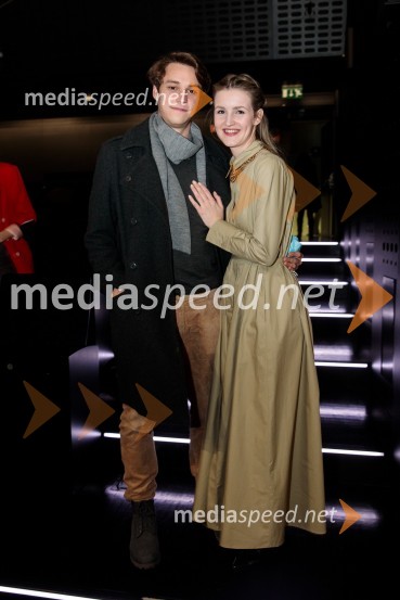  Martin Vogrin, avtor glasbe;  Lucija Harum, igralkaTridesetletnice, premiera tragikomične predstave