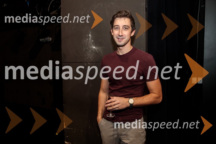  Žiga Udir, igralecTridesetletnice, premiera tragikomične predstave