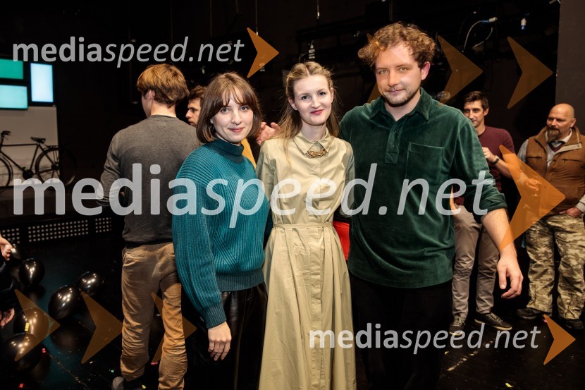  ... ;  Lucija Harum, igralka;  Jaka Smerkolj Simoneti, dramaturg in kritikTridesetletnice, premiera tragikomične predstave