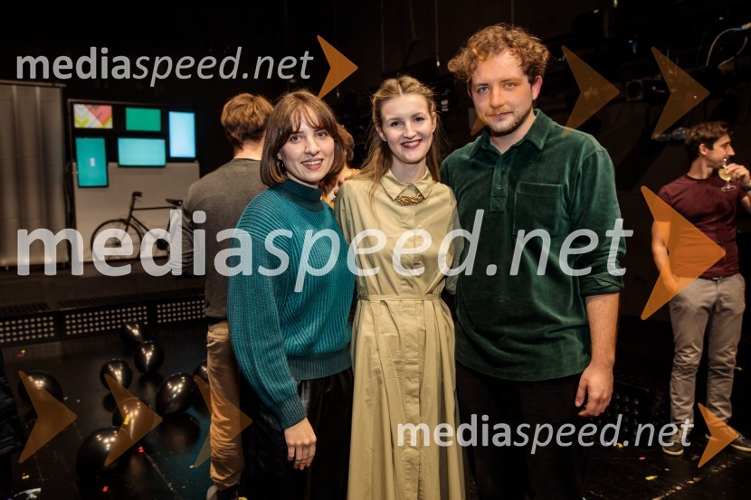  ... ;  Lucija Harum, igralka;  Jaka Smerkolj Simoneti, dramaturg in kritikTridesetletnice, premiera tragikomične predstave