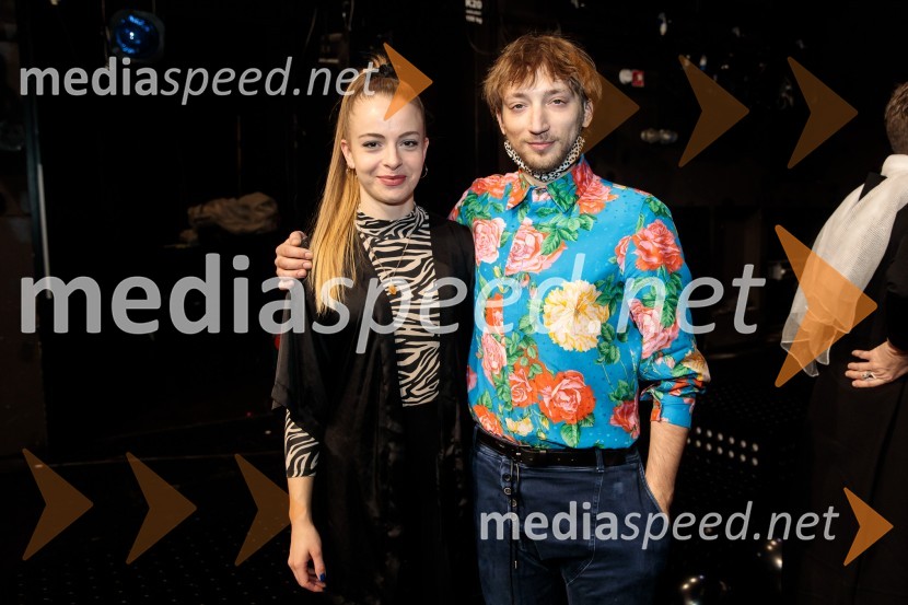  Lara Fortuna, igralka;  Matic Hrovat, kostumografTridesetletnice, premiera tragikomične predstave