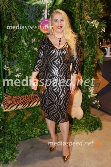  Danica Lovenjak, novinarkaSlovenski influencerji na predstavitvi prvega instagramerskega hotela v Evropi