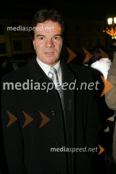 Mišo Hoelbl, lastnik radia City Maribor 
(žrebanje štartnih številk za Veleslalom)42. Zlata lisica