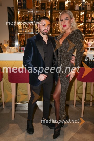  Vane Trajkov;  Karmen Osovnikar, podjetnicaSlovenski influencerji na predstavitvi prvega instagramerskega hotela v Evropi