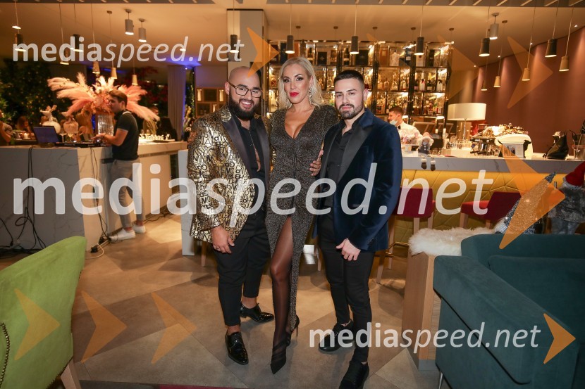  Tilen Lotrič, pevec;  Karmen Osovnikar, podjetnica;  Vane TrajkovSlovenski influencerji na predstavitvi prvega instagramerskega hotela v Evropi