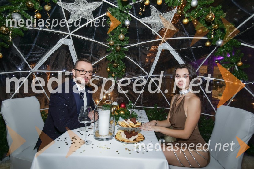  Blaž Knez, vedeževalec;  Lina Majcen , tekmovalka šova Kmetija 2021Slovenski influencerji na predstavitvi prvega instagramerskega hotela v Evropi