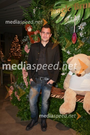  Omar Naber, glasbenikSlovenski influencerji na predstavitvi prvega instagramerskega hotela v Evropi