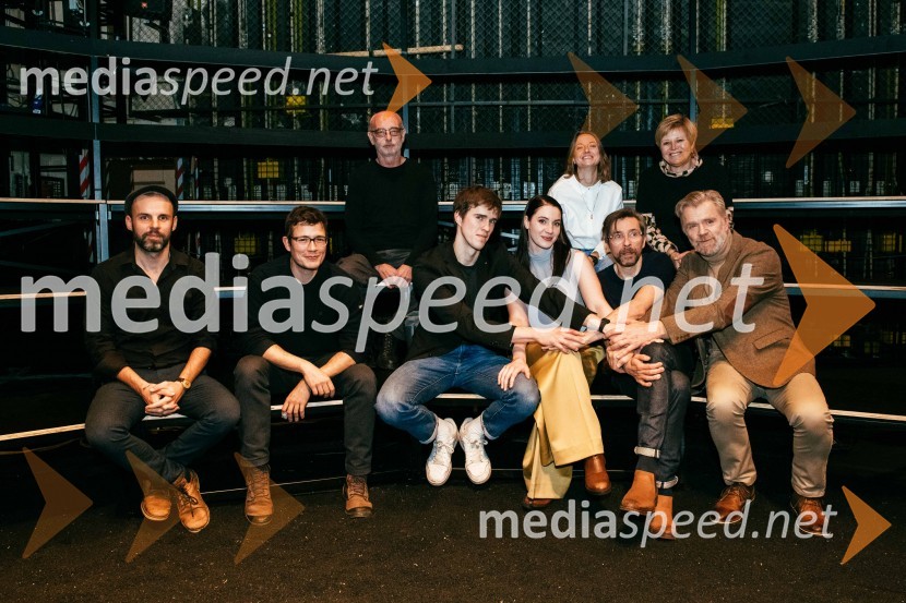  Urban Zorko, dramaturg;  Peter  Žargi, skladatelj in kritik;  Andrej  Hajdinjak, oblikovalec luči;  Urban Kuntarič, igralec;  Maša Grošelj, igralka;  Živa Čebulj, prevajalka in lektorica;  Aljoša Koltak, igralec;  Tina Mahkota, prevajalka;  Branko Završan, igralecKlinc, premiera drame SLG Celje