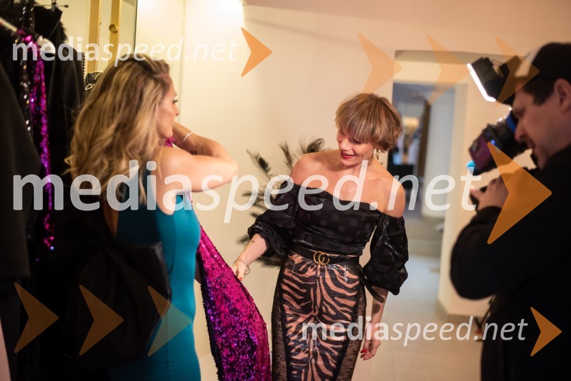  Gordana Grandošek Whiddon, plesalka, lastnica blagovne znamke GGW;  ... Vražja dama Gordana predstavila svojo kolekcijo Mistique