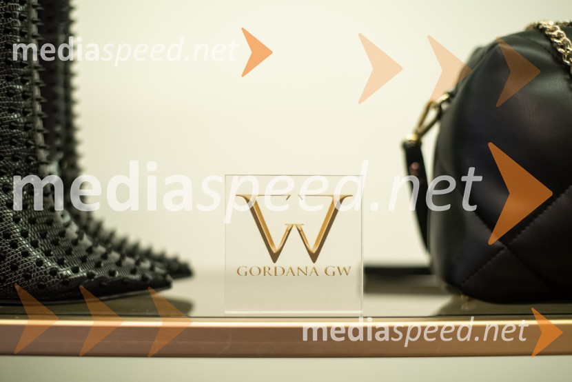 Vražja dama Gordana predstavila svojo kolekcijo Mistique