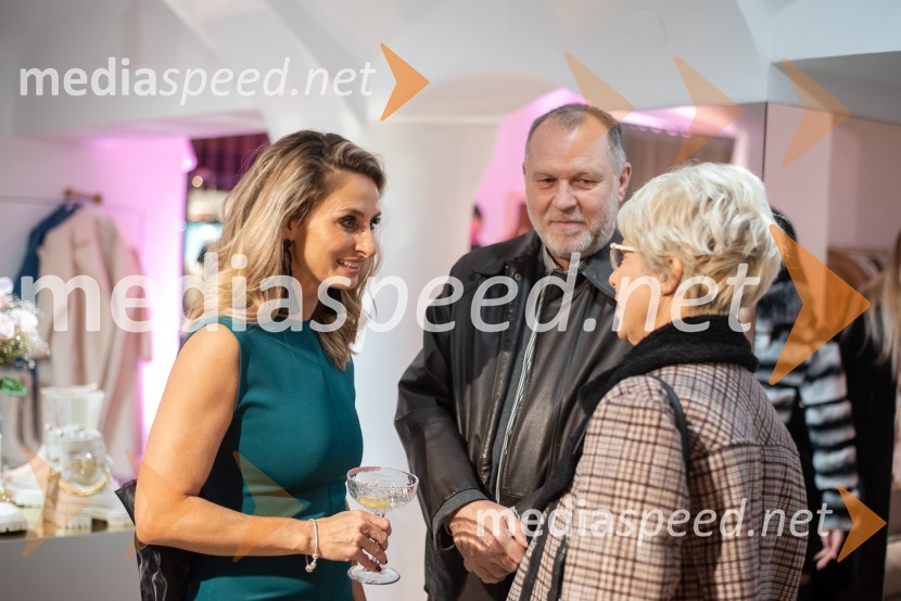  Gordana Grandošek Whiddon, plesalka, lastnica blagovne znamke GGW;  ... Vražja dama Gordana predstavila svojo kolekcijo Mistique