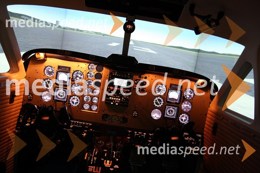 Simulator letenjaSimulator letenja, Letališče Jožeta Pučnika Ljubljana