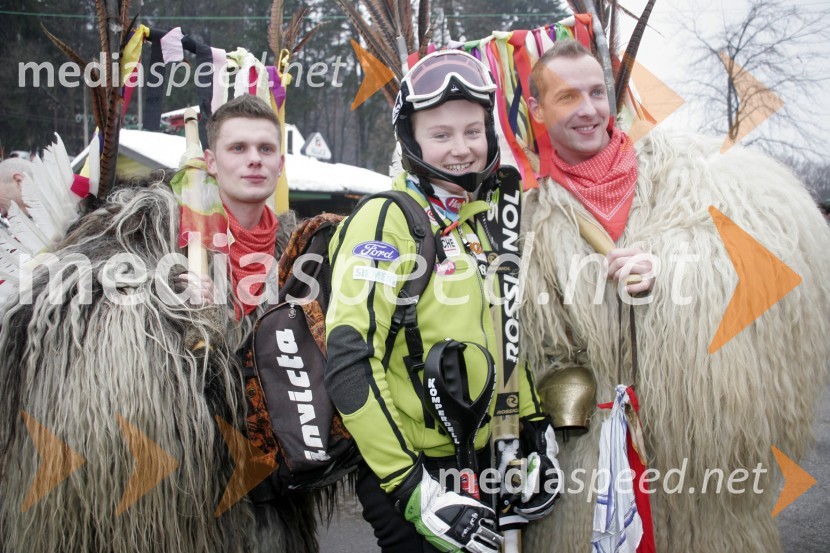 Smučarka Ana Drev, Slovenija in kurenta
(odpovedan veleslalom)42. Zlata lisica
