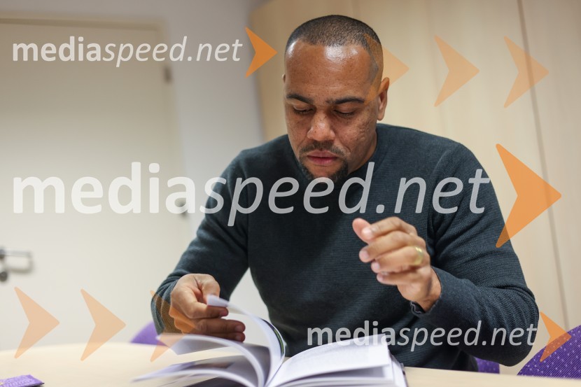  Marcos  Tavares, nogometaš, NK MariborMarcos Tavares, kapetan NK Maribor ob izidu knjige Legenda