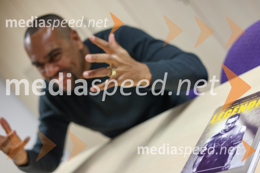  Marcos  Tavares, nogometaš, NK MariborMarcos Tavares, kapetan NK Maribor ob izidu knjige Legenda