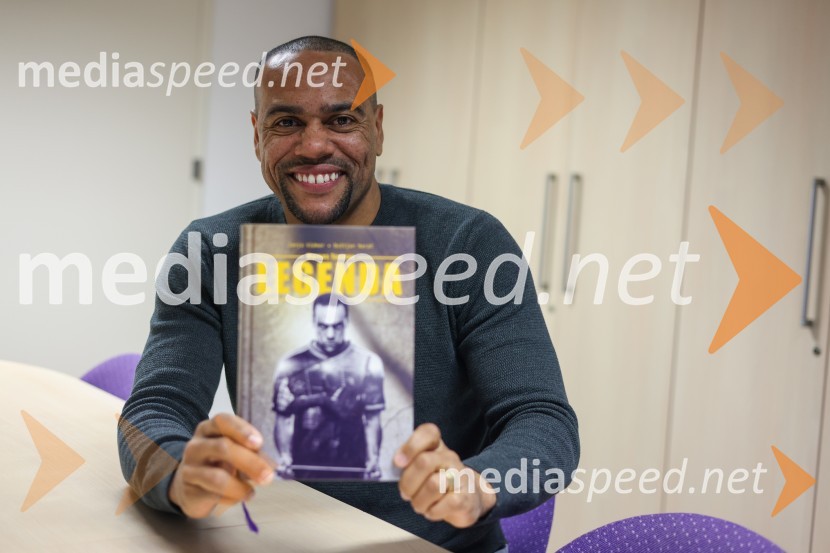  Marcos  Tavares, nogometaš, NK MariborMarcos Tavares, kapetan NK Maribor ob izidu knjige Legenda