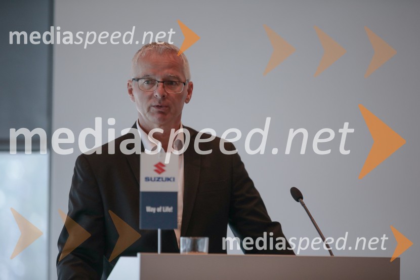 Suzuki S-CROSS, slovenska predstavitev