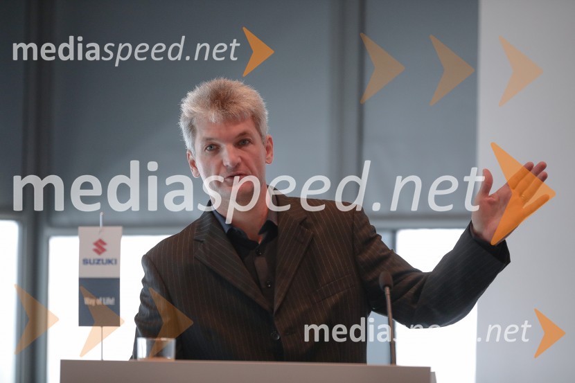 Suzuki S-CROSS, slovenska predstavitev