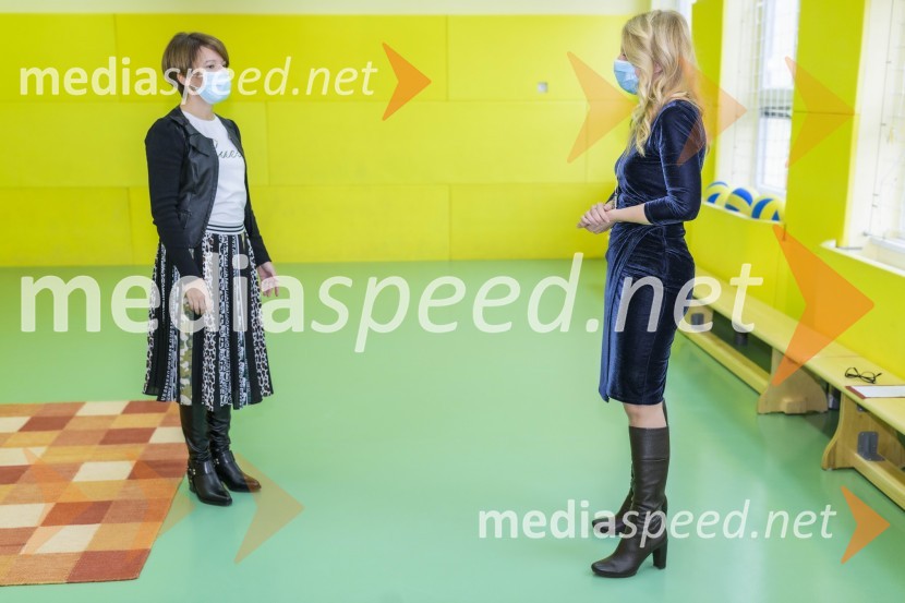  ... ;  Alenka Novak, direktorica OE Celje Zavarovalnice TriglavZavarovalnica Triglav donirala sredstva osnovni šoli v Rogaški Slatini