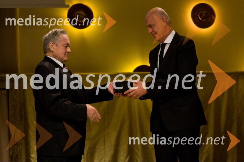 Jože Hudeček, novinar in Peter Gabrijelčič, dobitnik nagrade Trend 2008 za izjemne dosežke na področju vizualne kultureTrend 2008, podelitev nagrad za modno in vizualno ustvarjalnost