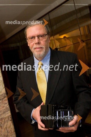 Edvard Zajec, pionir računalniške umetnosti in dobitnik nagrade Trend 2008 za življenjsko deloTrend 2008, podelitev nagrad za modno in vizualno ustvarjalnost