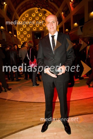 Peter Gabrijelčič, dobitnik nagrade Trend 2008 za izjemne dosežke na področju vizualne kultureTrend 2008, podelitev nagrad za modno in vizualno ustvarjalnost