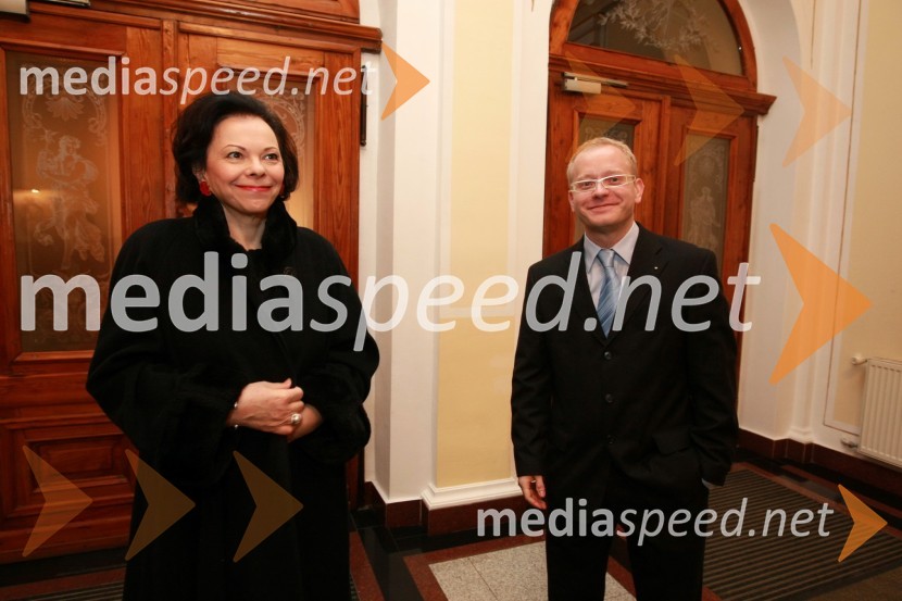 Barbara Miklič Türk, soproga predsednika RS in Aleš Drenik, pomočnik direktorja Slovenske filharmonijeDobrodelni koncert Društva poslovnih žensk FAM za film o Almi Karlin