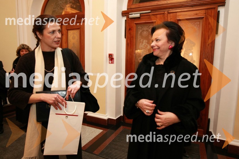Alenka De Vly, protokol prve dame Republike Slovenije in Barbara Miklič Türk, soproga predsednika RSDobrodelni koncert Društva poslovnih žensk FAM za film o Almi Karlin