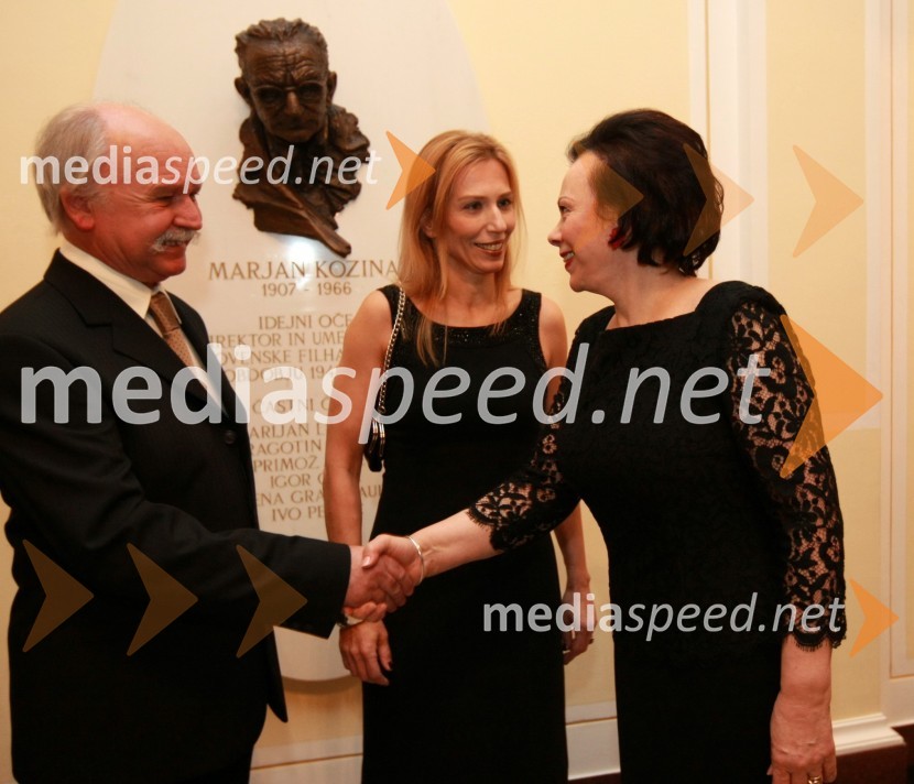 Rado Likon, producent, Vilma Štritof Čretnik, koscenaristka in dramaturginja filma o Almi Karlin in Barbara Miklič Türk, soproga predsednika RSDobrodelni koncert Društva poslovnih žensk FAM za film o Almi Karlin