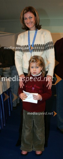 Manja Skernišak, članica uprave Nove KBM in članica nadzornega sveta Zavarovalnice Maribor s hčerko Tino
(odpovedan veleslalom)42. Zlata lisica