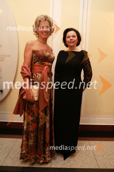 Aleša Kandus, predsednica uprave podjetja Medex in predsednica Društva poslovnih žensk FAM in Barbara Miklič Türk, soproga predsednika RSDobrodelni koncert Društva poslovnih žensk FAM za film o Almi Karlin