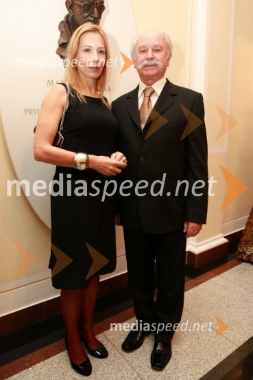 Vilma Štritof Čretnik, koscenaristka in dramaturginja in Rado Likon, producent filma o Almi KarlinDobrodelni koncert Društva poslovnih žensk FAM za film o Almi Karlin