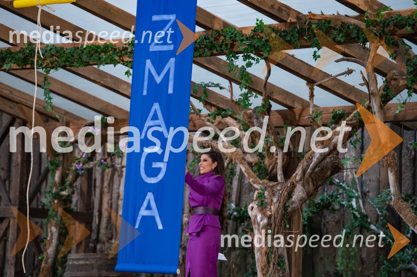  Natalija Bratkovič, radijska in TV moderatorkaZmagovalec Kmetije 2021 je postal Tilen Brglez