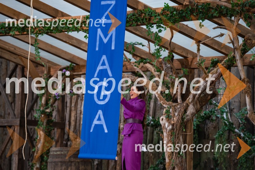  Natalija Bratkovič, radijska in TV moderatorkaZmagovalec Kmetije 2021 je postal Tilen Brglez