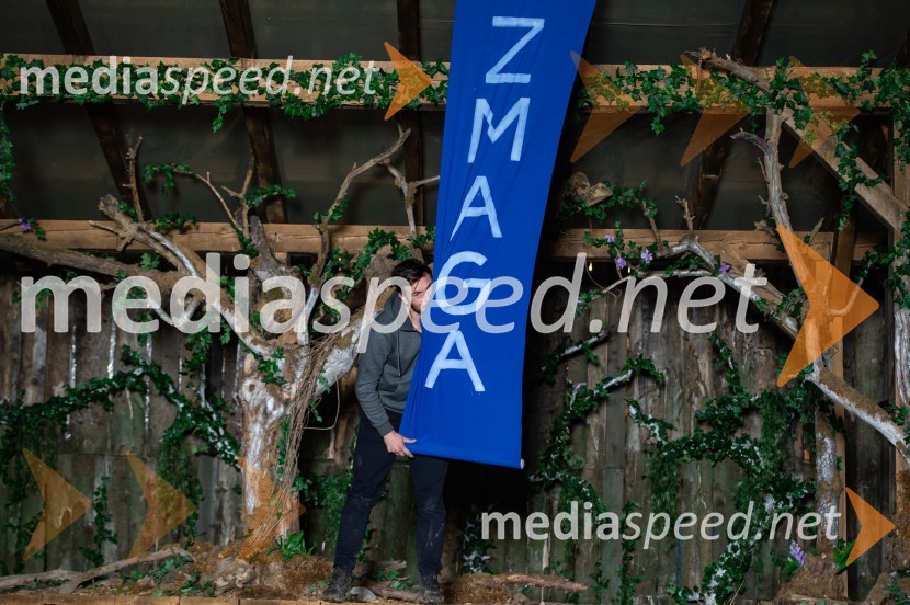  Tilen  Brglez, zmagovalec resničnostnega šova Kmetija 2021Zmagovalec Kmetije 2021 je postal Tilen Brglez